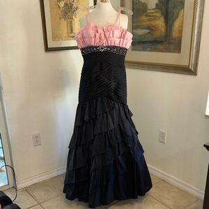 TONY BOWLS PARIS Pink/Black Jeweled Waist Ruffled Gown w/ Shoulder Wrap  Size 4